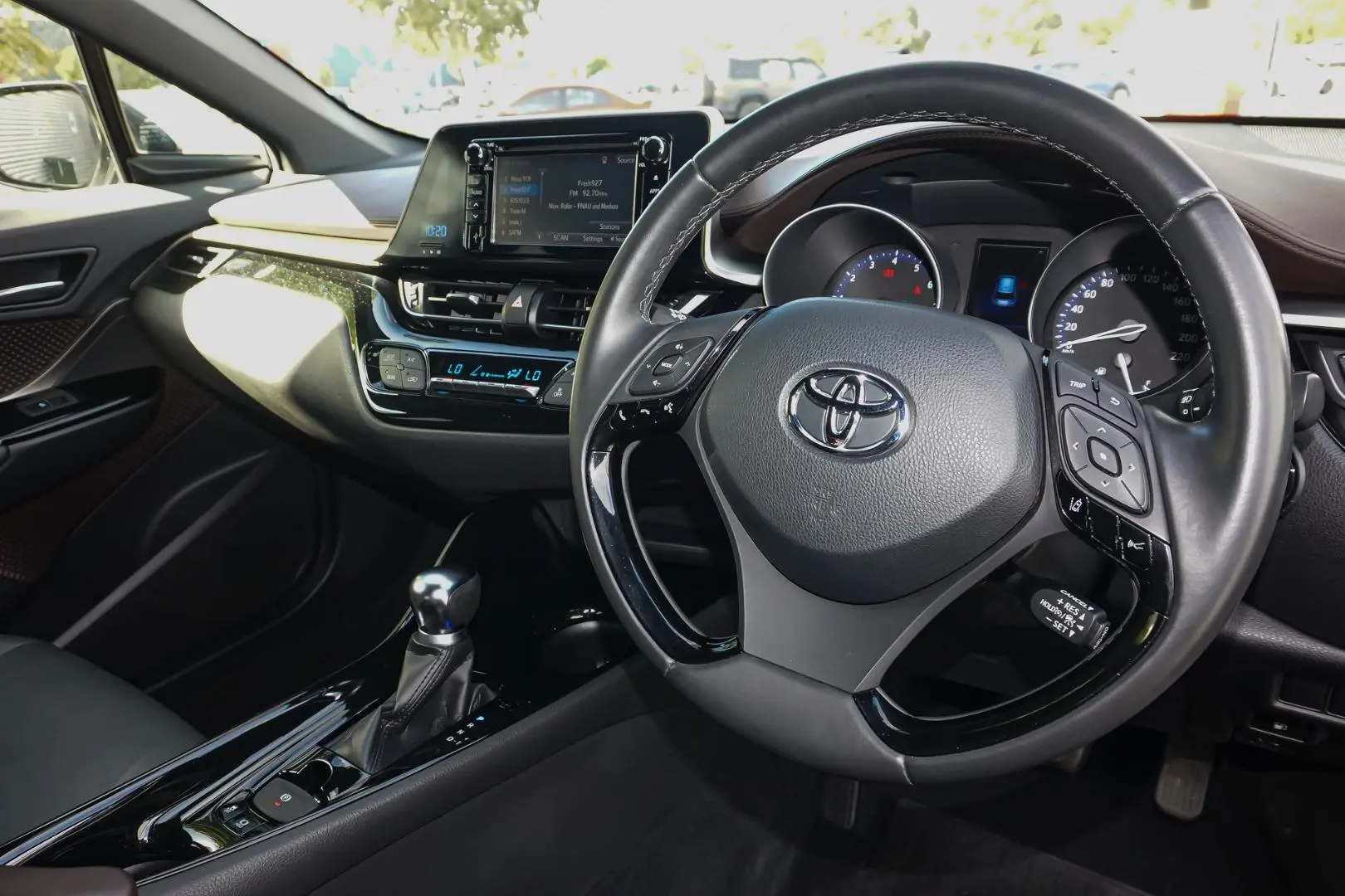 2019 Toyota C-HR Gallery Image 7