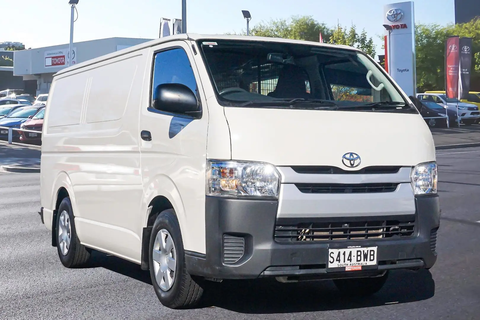 2018 Toyota Hiace Gallery Image 1