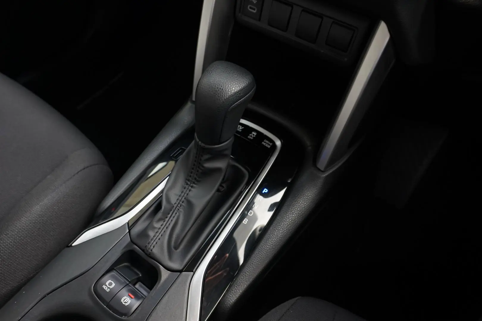 2025 Toyota Corolla Cross Gallery Image 18