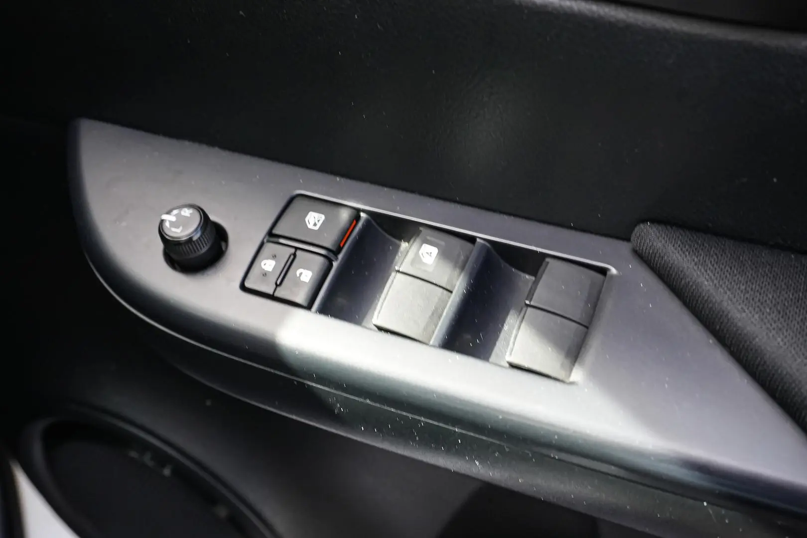 2022 Toyota Hilux Gallery Image 15