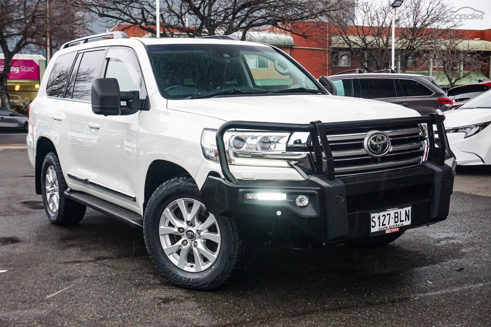 2016 Toyota Landcruiser Image 1