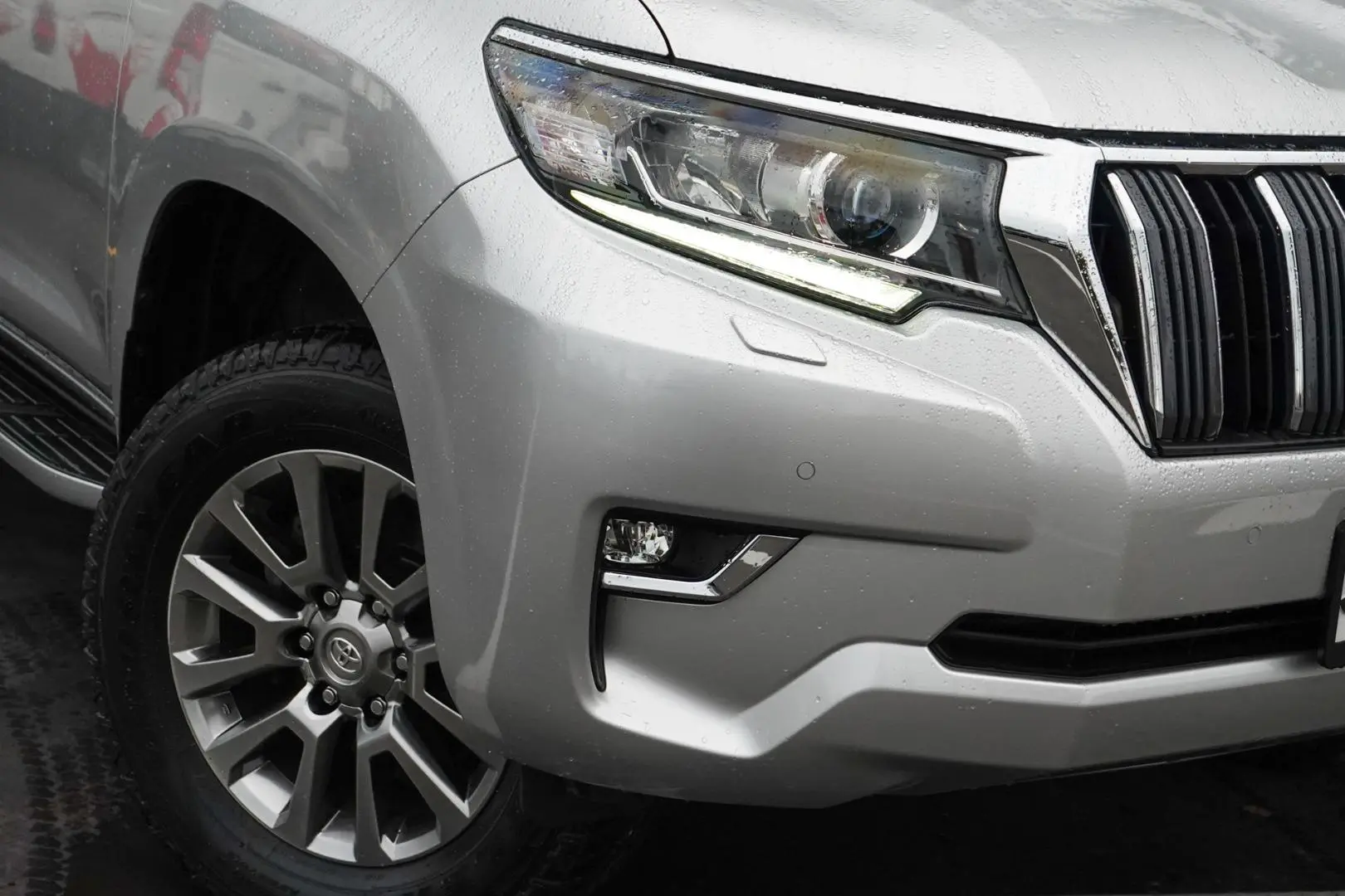 2020 Toyota Landcruiser Prado Gallery Image 11