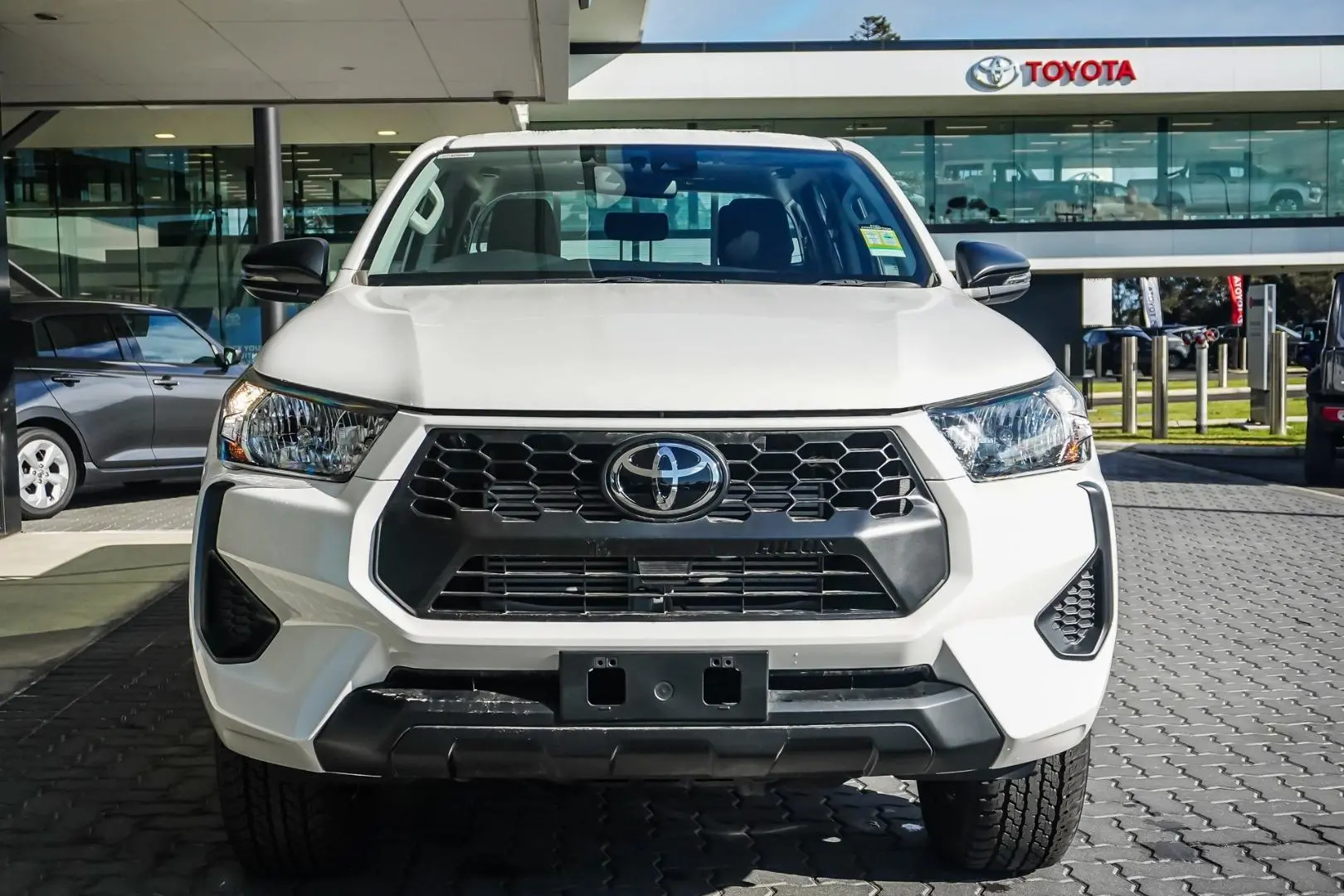 2024 Toyota Hilux Gallery Image 5