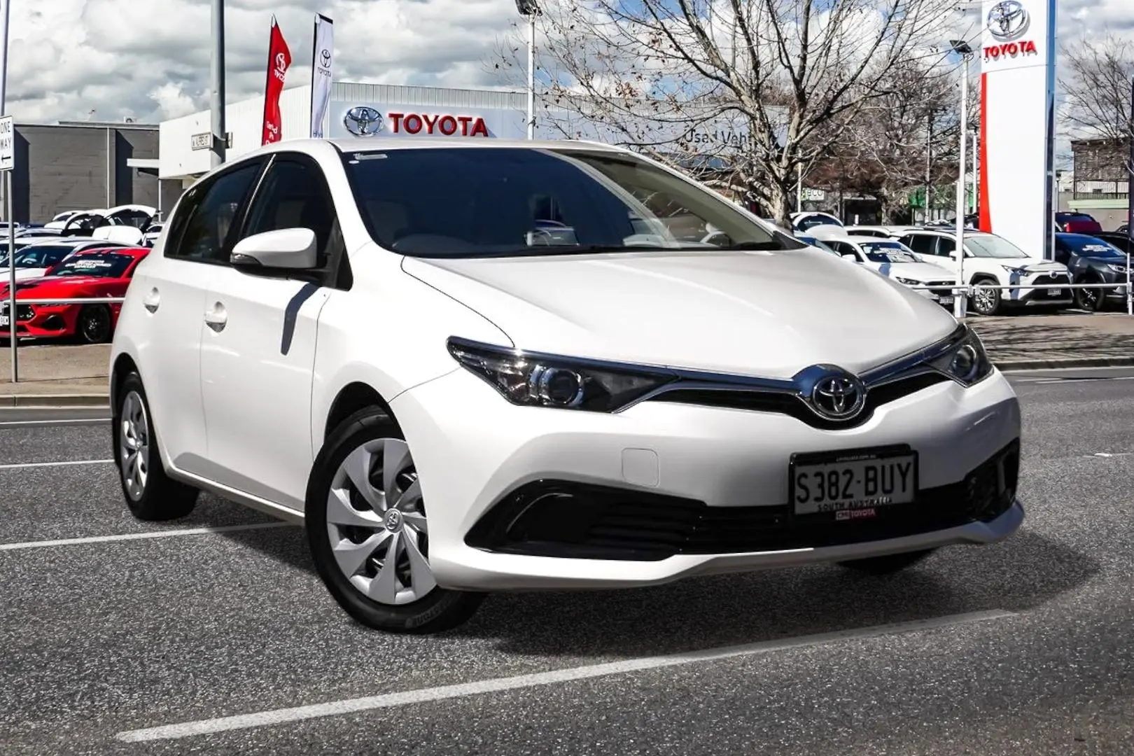 2017 Toyota Corolla Gallery Image 1
