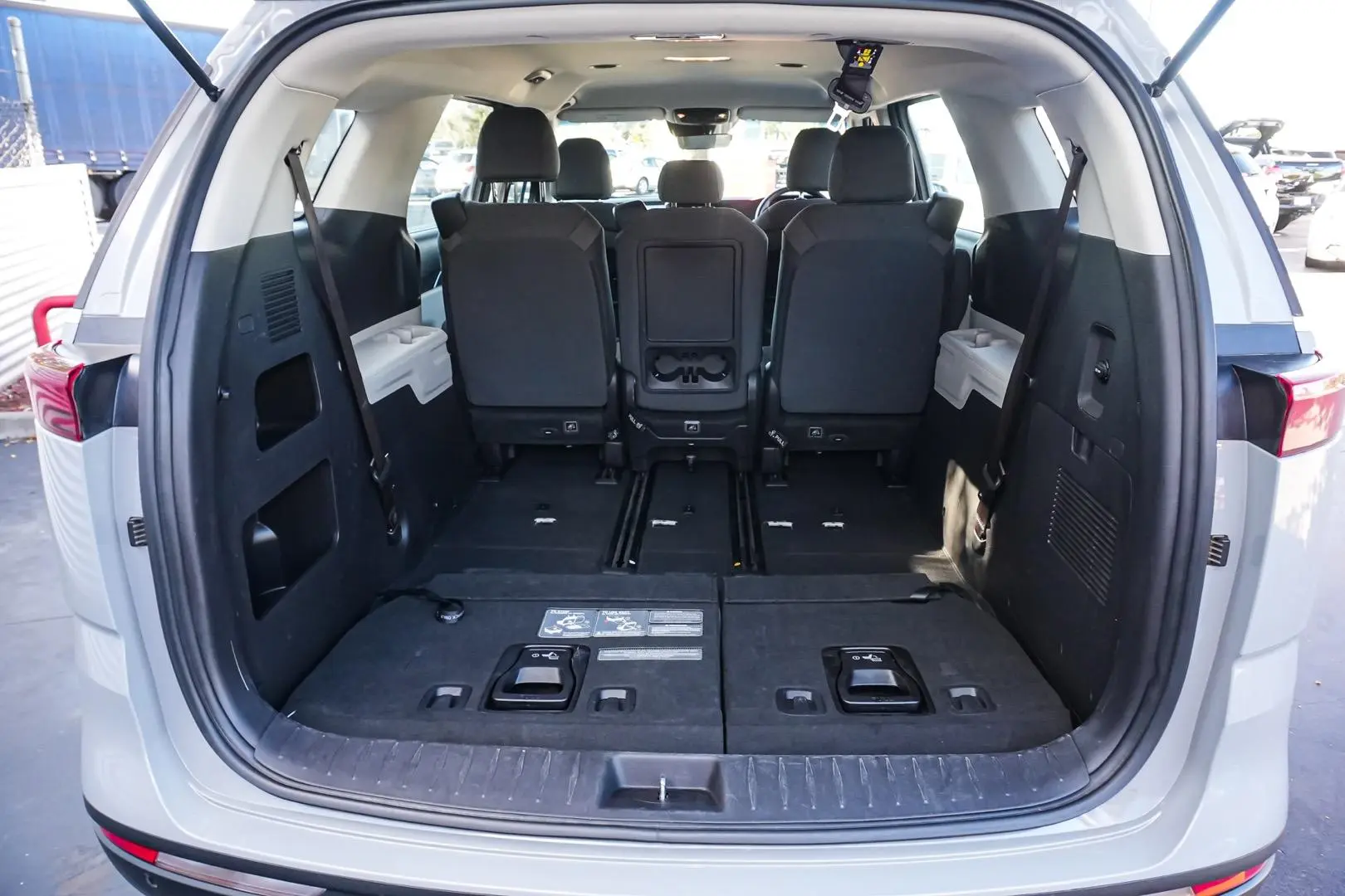 2022 Kia Carnival Gallery Image 13