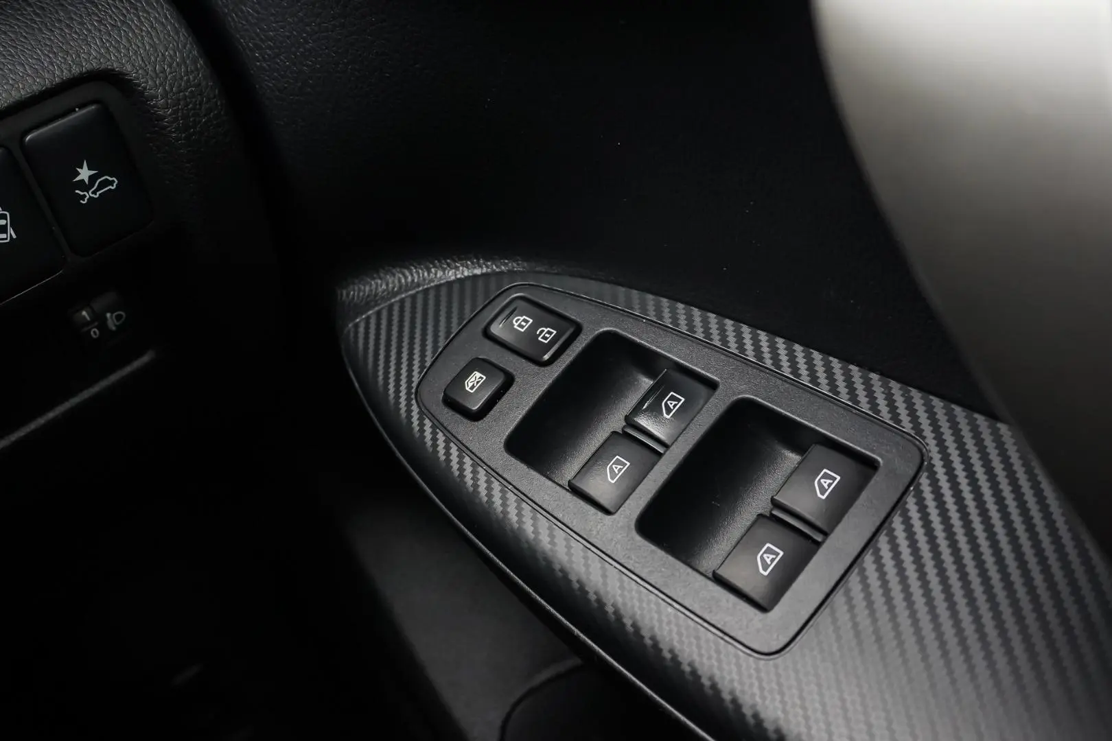 2023 Mitsubishi Eclipse Cross Gallery Image 21