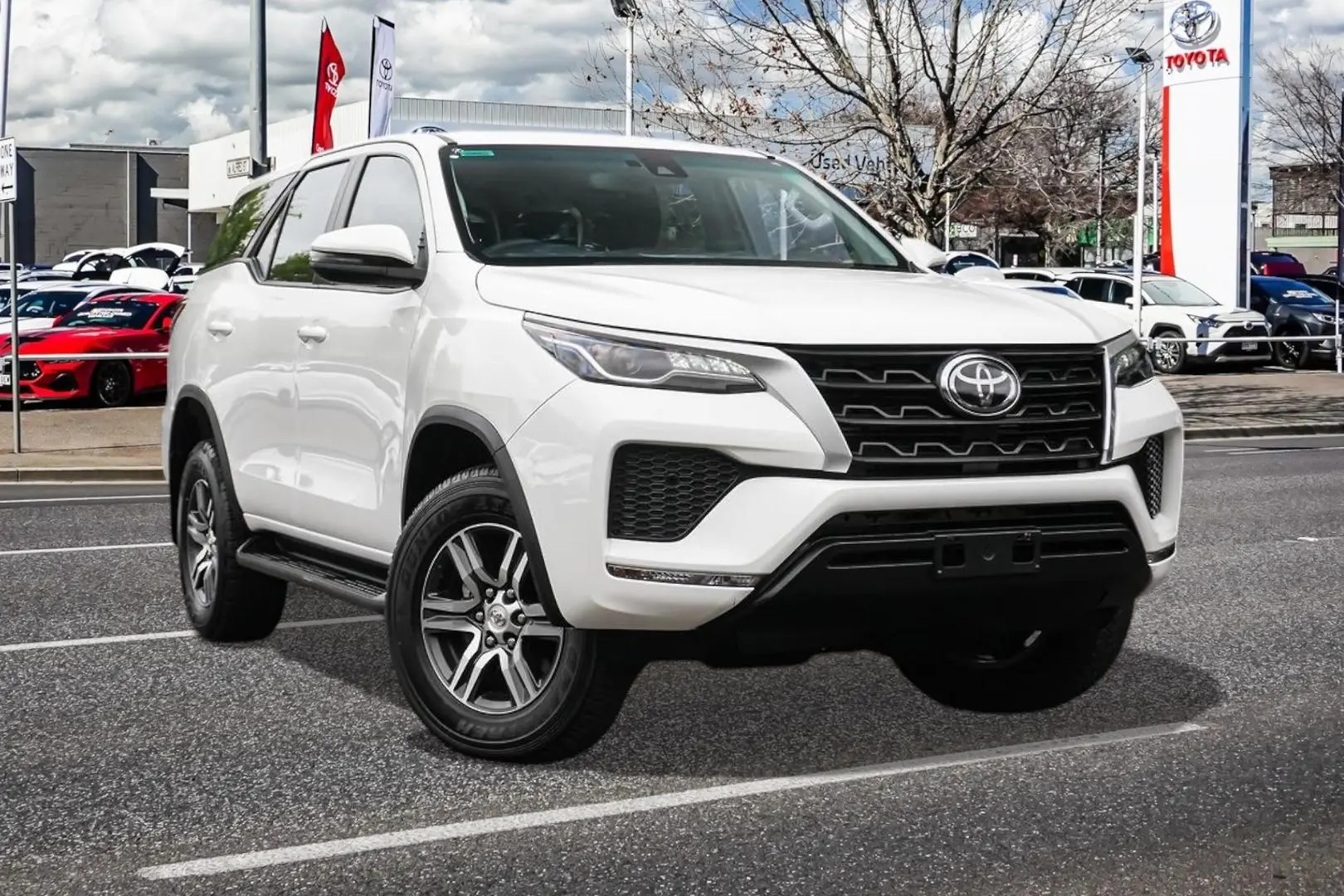 2022 Toyota Fortuner Gallery Image 1