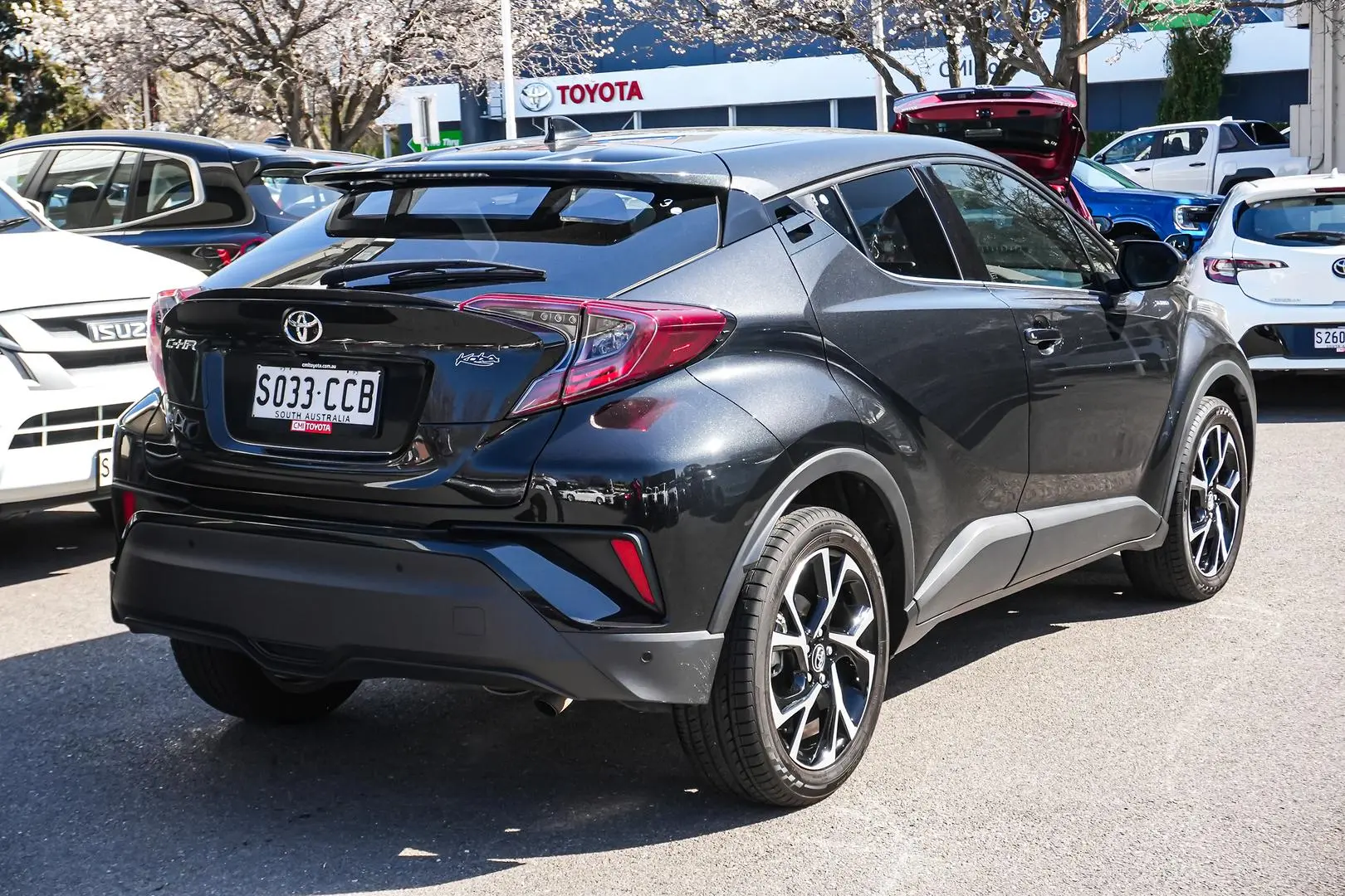 2018 Toyota C-HR Gallery Image 2
