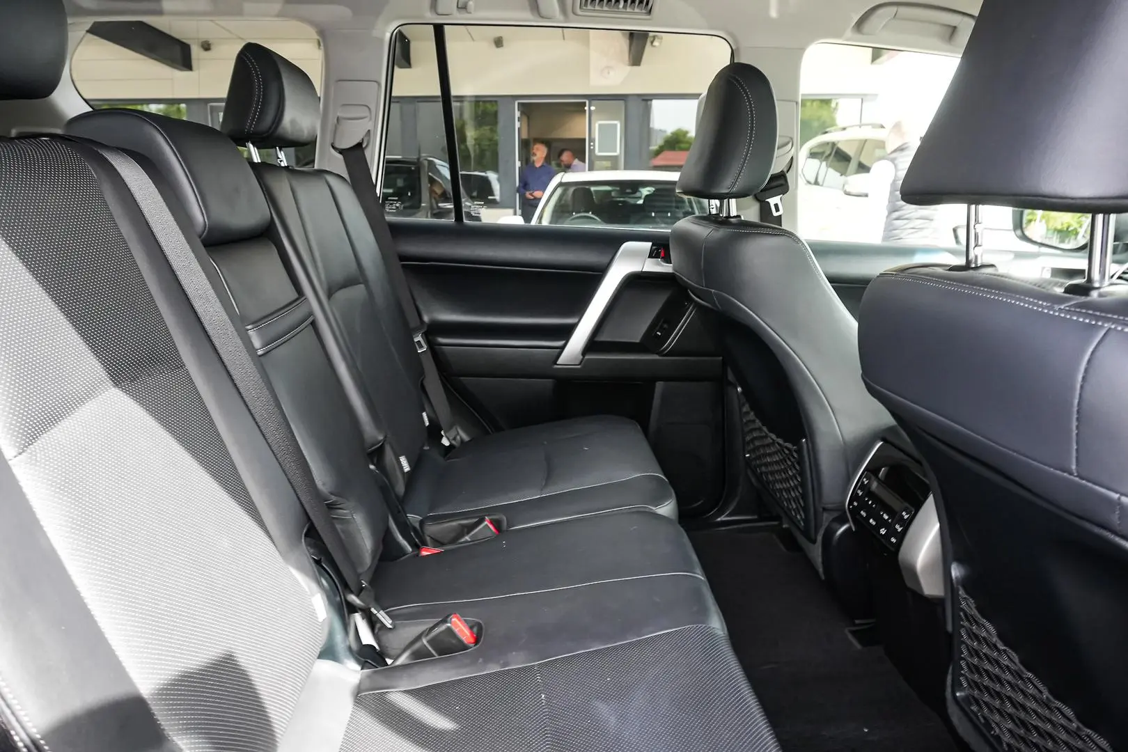 2017 Toyota Landcruiser Prado Gallery Image 14