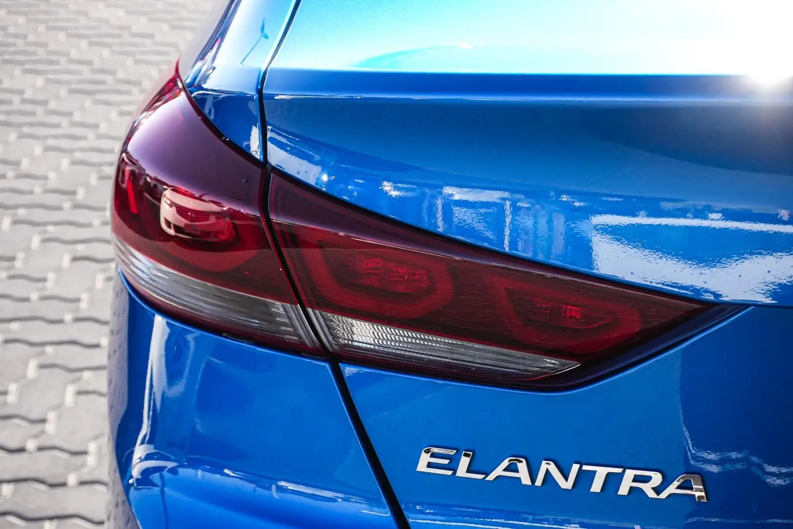 2016 Hyundai Elantra Gallery Image 8