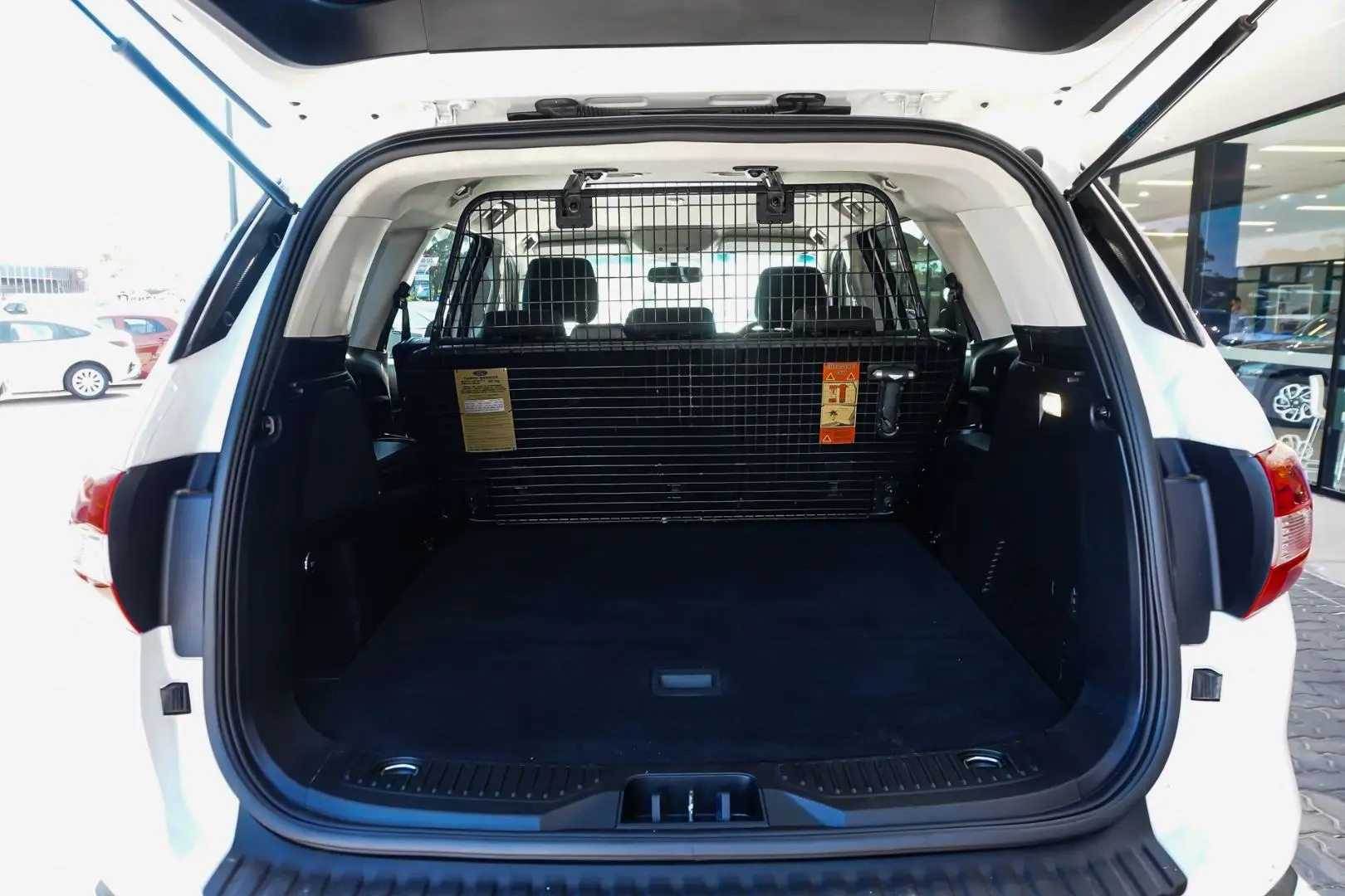 2018 Ford Everest Gallery Image 10