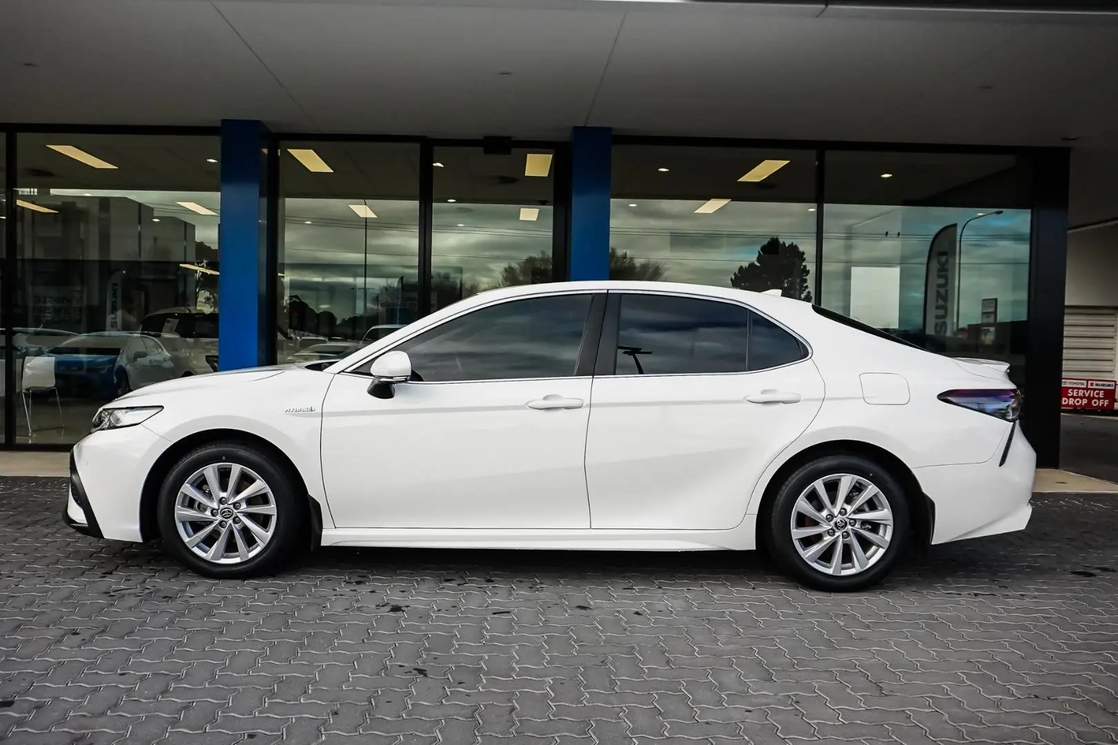 2021 Toyota Camry Gallery Image 3