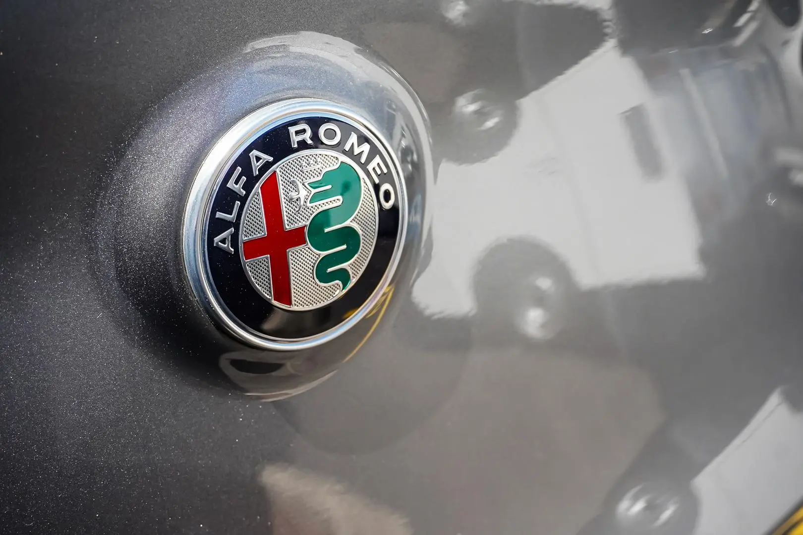 2018 Alfa Romeo Stelvio Gallery Image 16