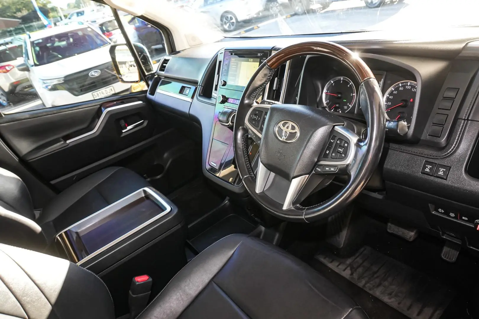 2019 Toyota Granvia Gallery Image 19
