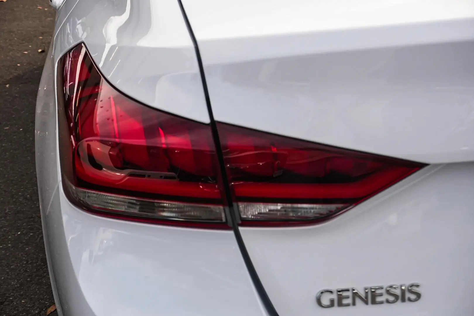 2014 Hyundai Genesis Gallery Image 13