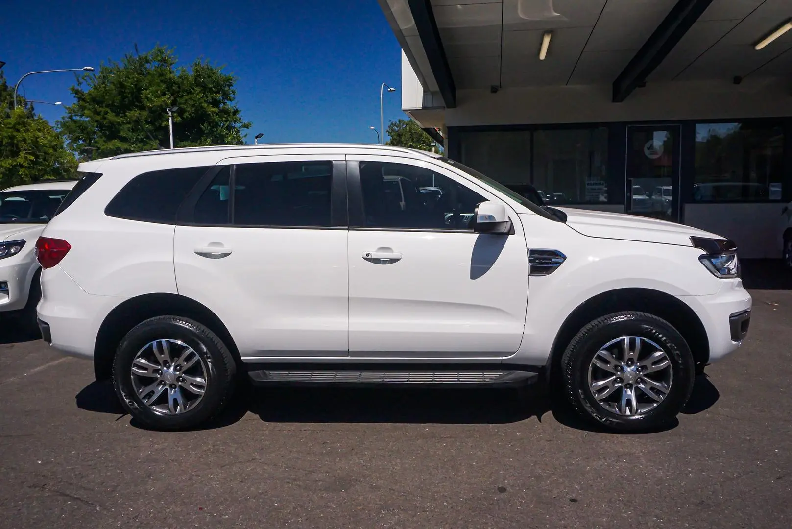 2018 Ford Everest Gallery Image 3