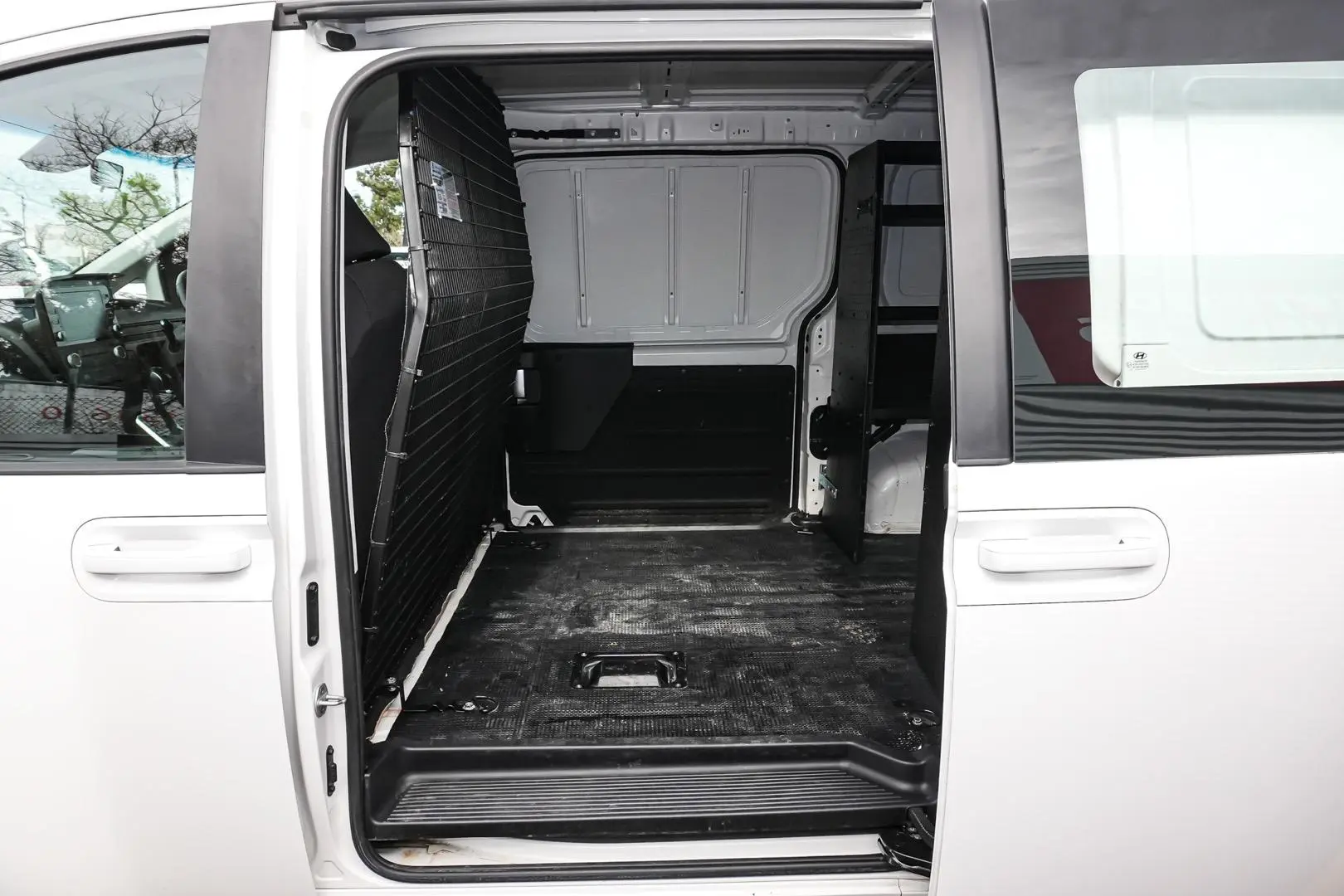 2022 Hyundai STARIA LOAD Gallery Image 7