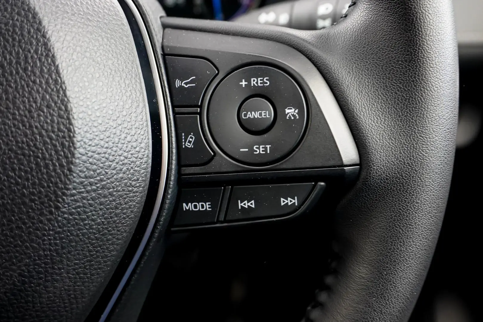 2025 Toyota RAV4 Gallery Image 21
