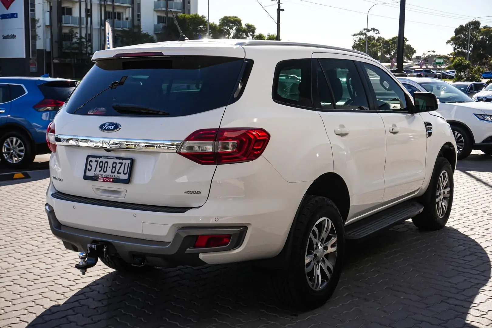 2019 Ford Everest Gallery Image 3