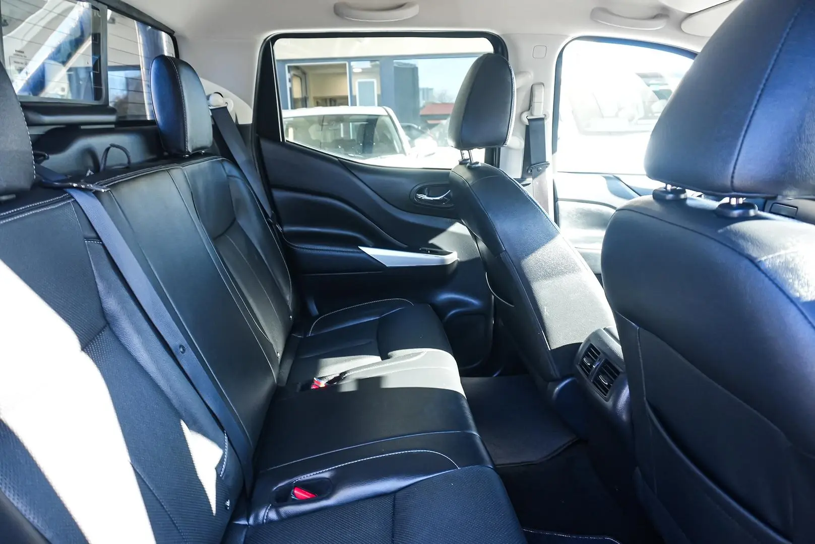 2019 Nissan Navara Gallery Image 8