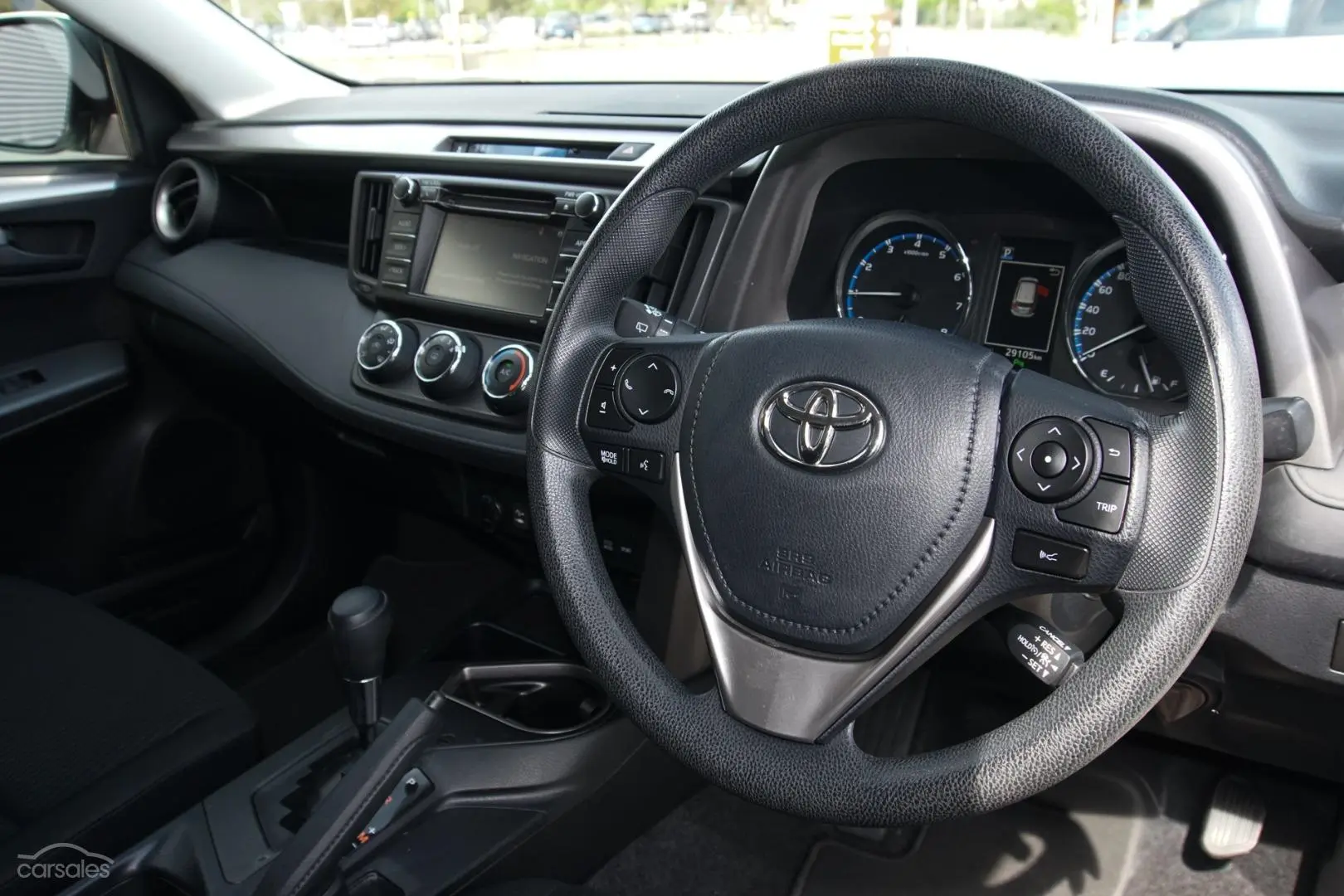 2017 Toyota RAV4 Image 6