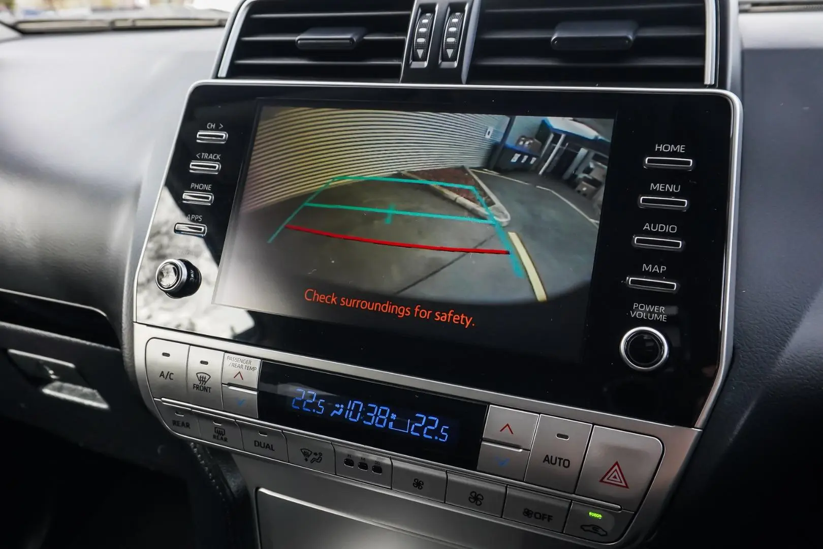 2021 Toyota Landcruiser Prado Gallery Image 24