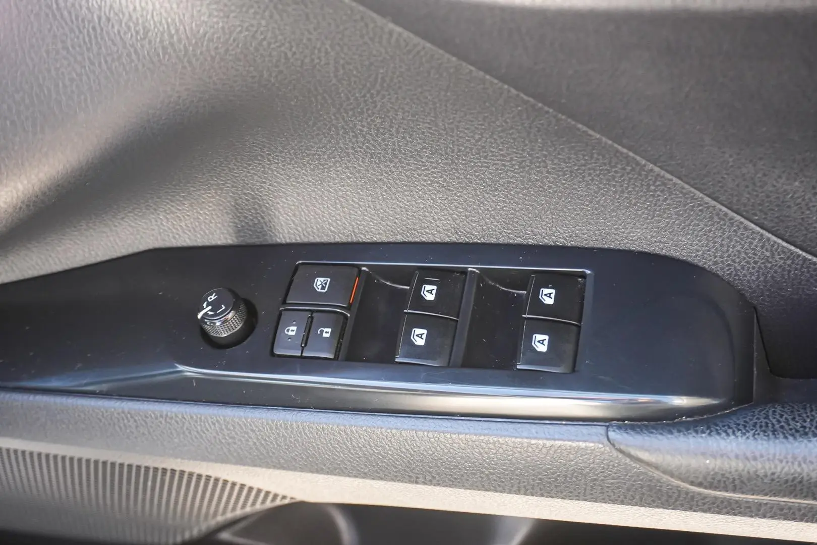 2020 Toyota Camry Gallery Image 16