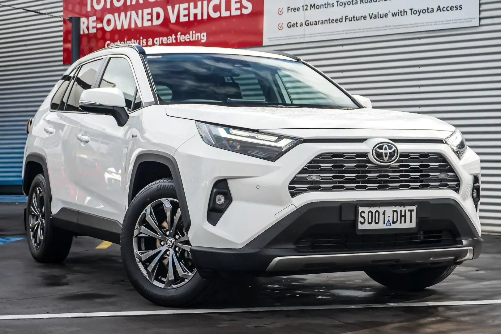 2025 Toyota RAV4 Gallery Image 2