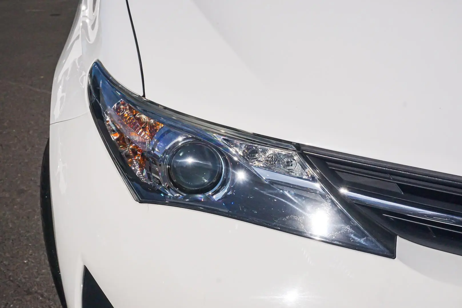 2013 Toyota Corolla Gallery Image 11