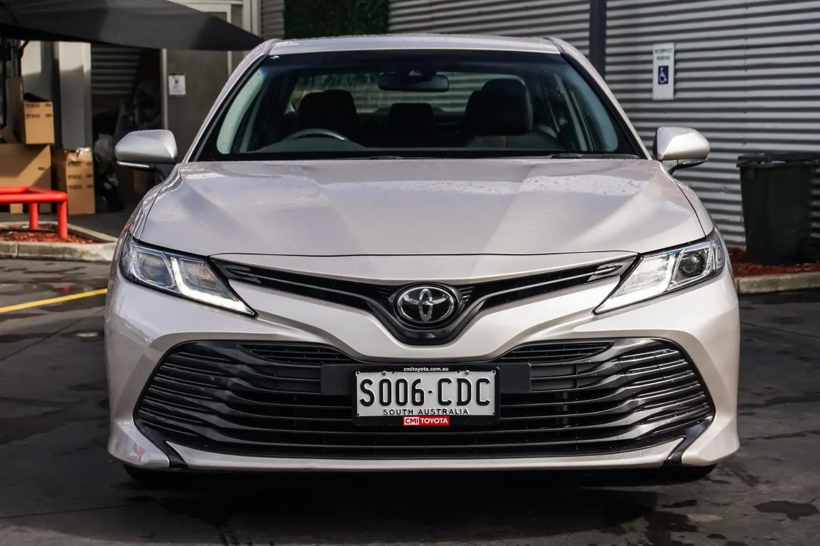 2019 Toyota Camry Image 4