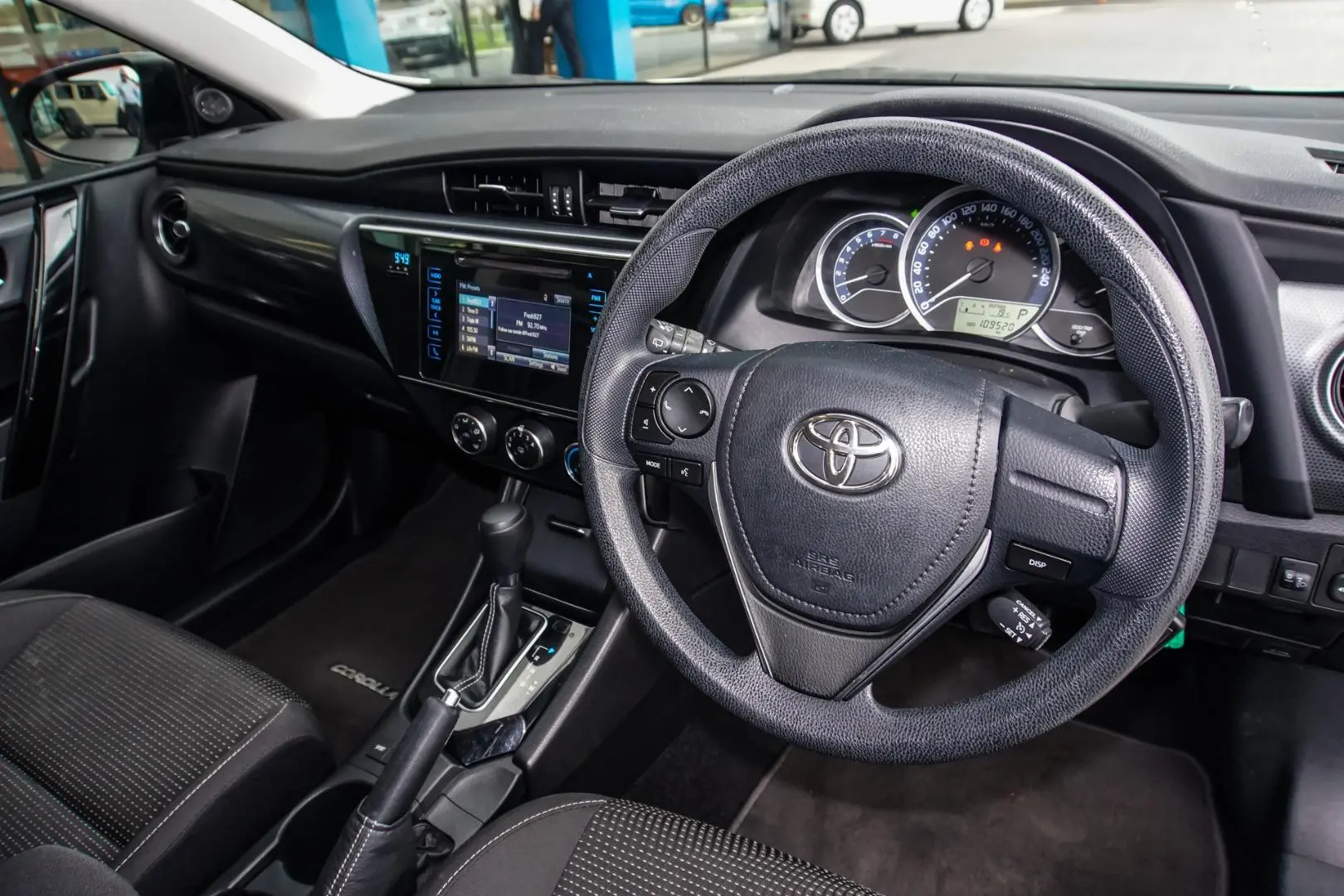 2017 Toyota Corolla Gallery Image 6