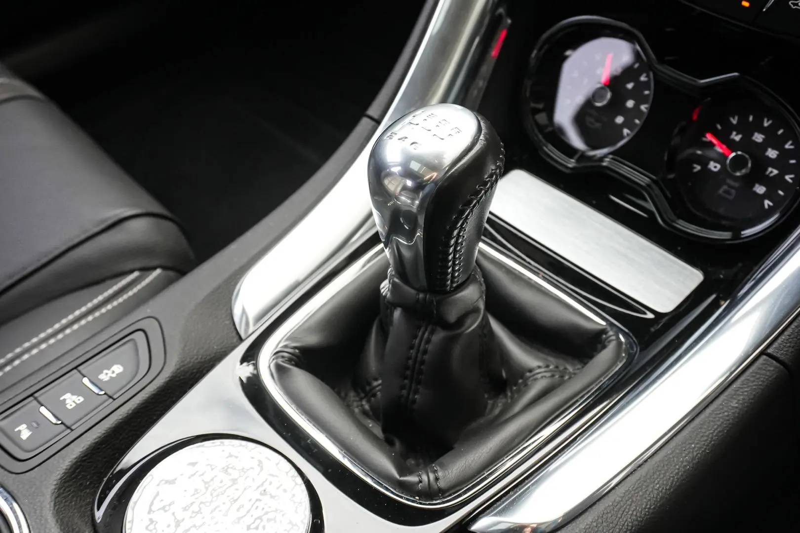 2017 Holden Commodore Gallery Image 18