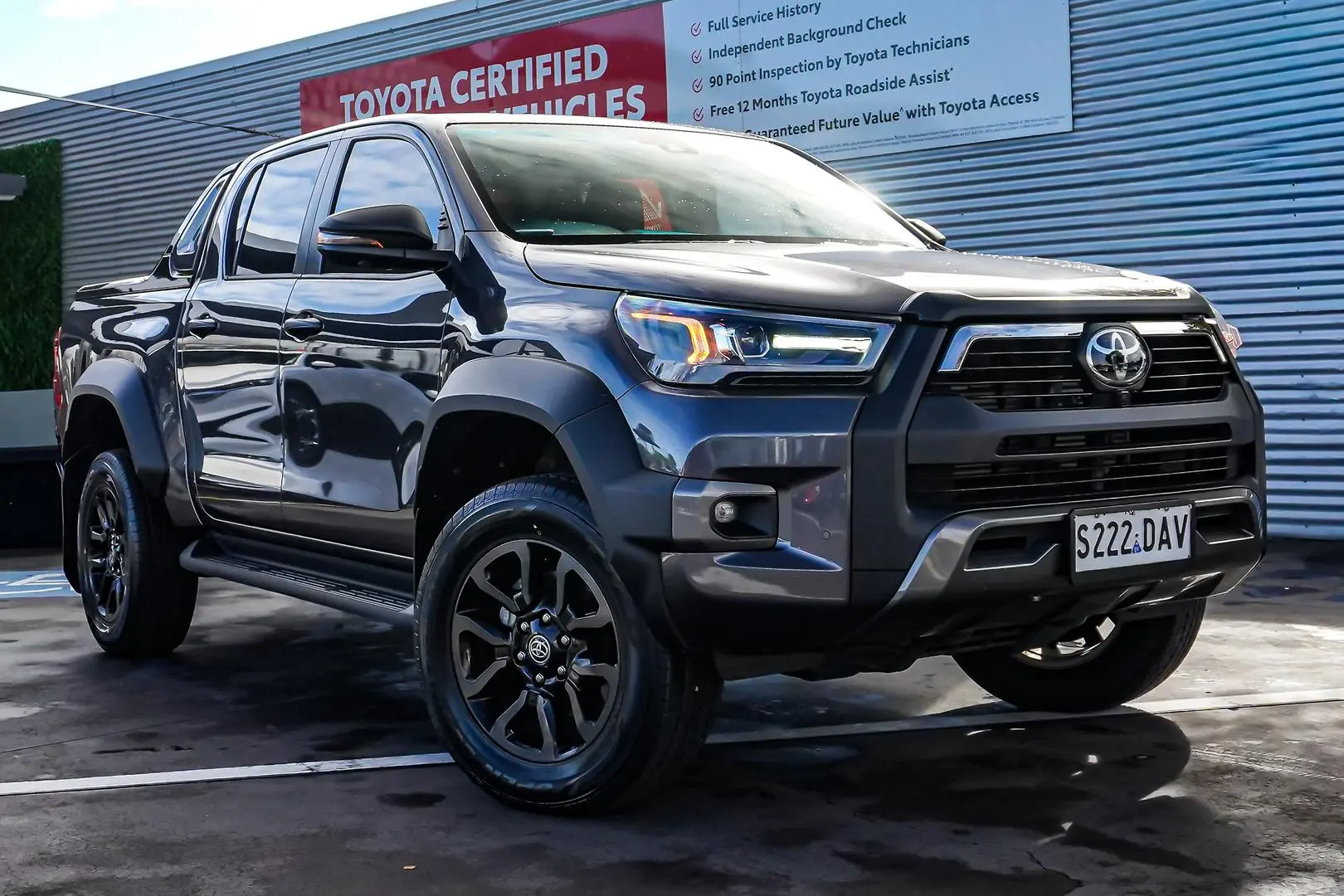 2024 Toyota Hilux Gallery Image 2