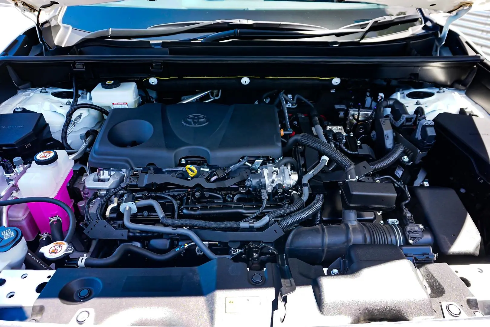 2024 Toyota RAV4 Gallery Image 25