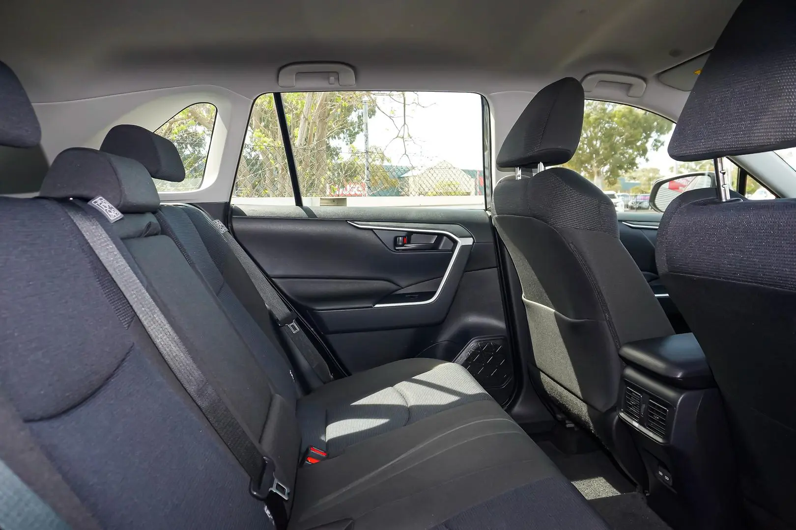 2025 Toyota RAV4 Gallery Image 8