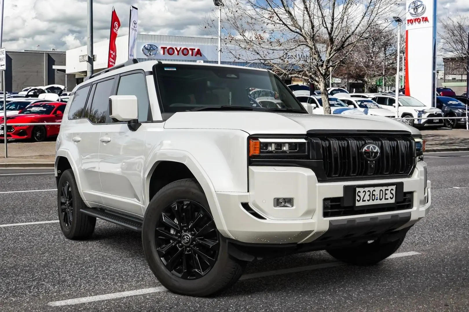 2024 Toyota Landcruiser Prado Image