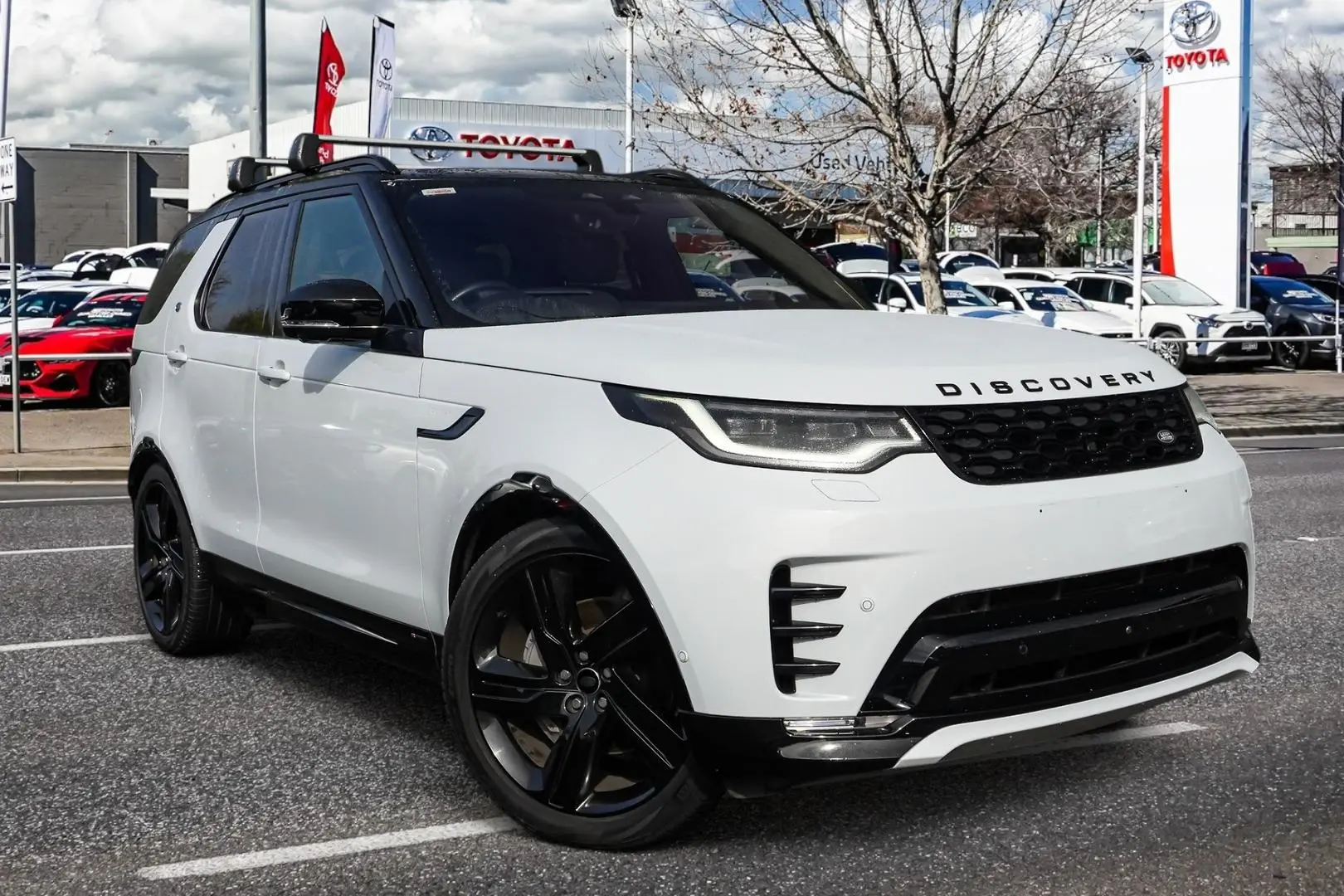 2021 Land Rover Discovery Gallery Image 1