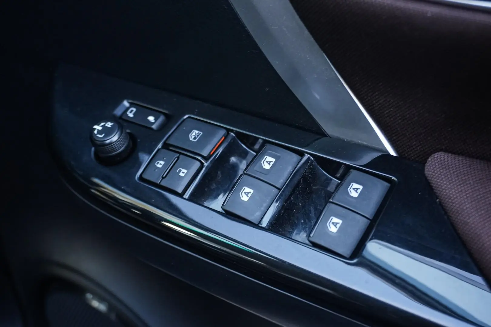 2020 Toyota Fortuner Gallery Image 17