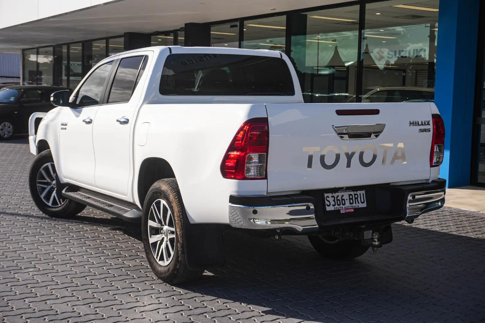 2017 Toyota Hilux Gallery Image 3