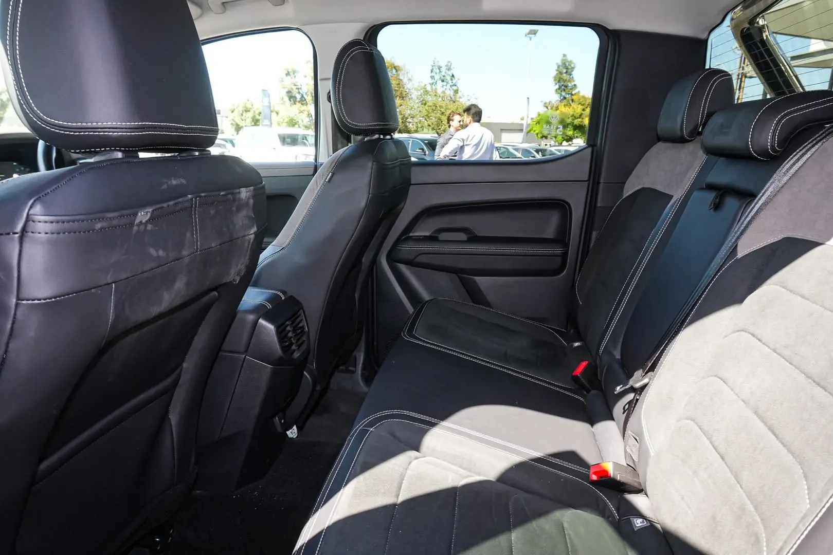 2023 Volkswagen Amarok Gallery Image 8