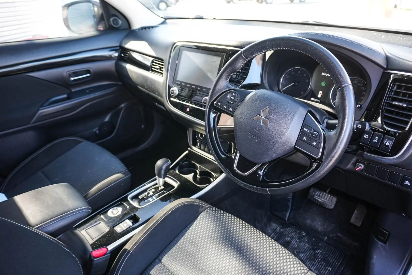 2019 Mitsubishi Outlander Gallery Image 7