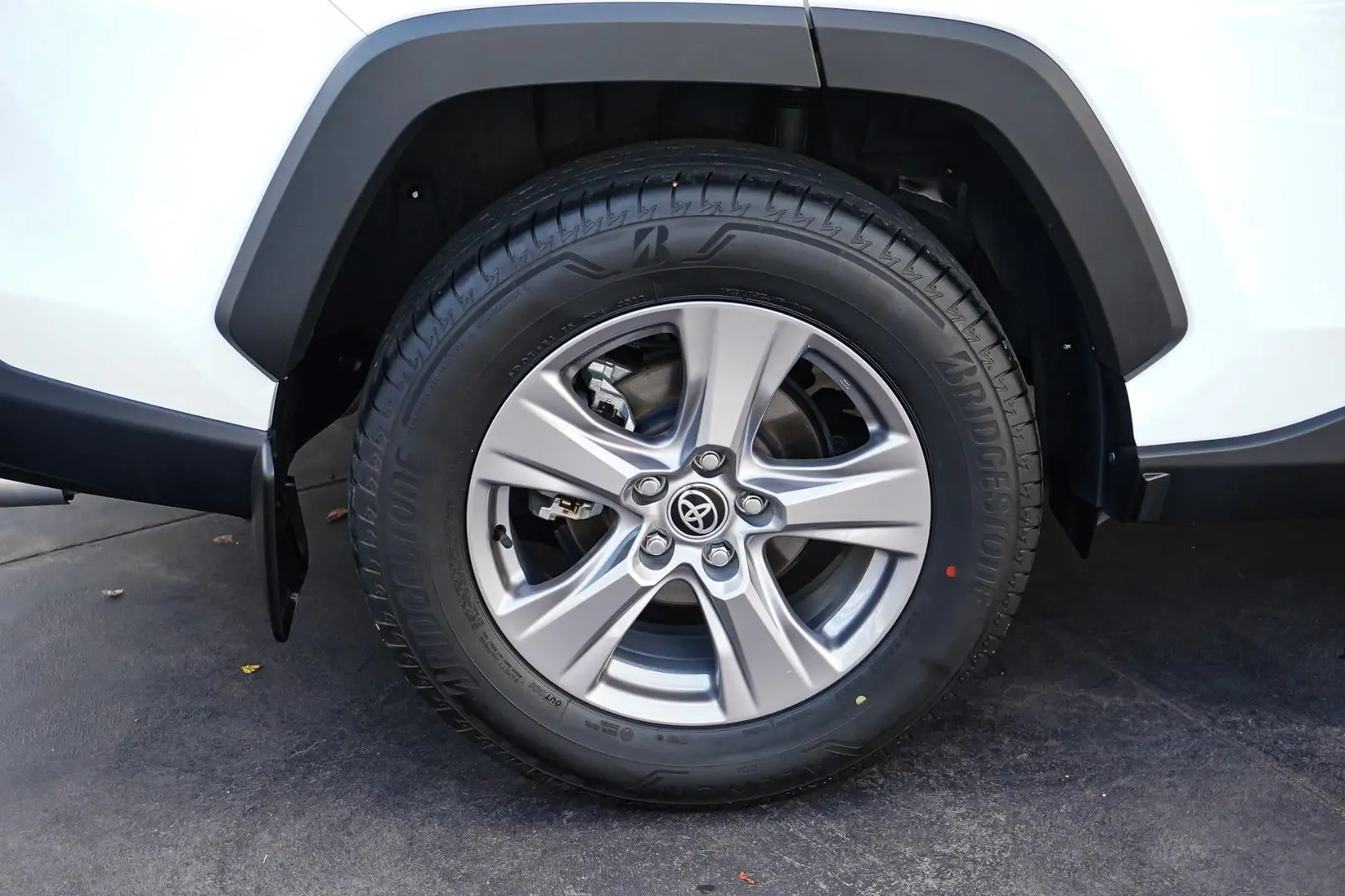 2022 Toyota RAV4 Gallery Image 17