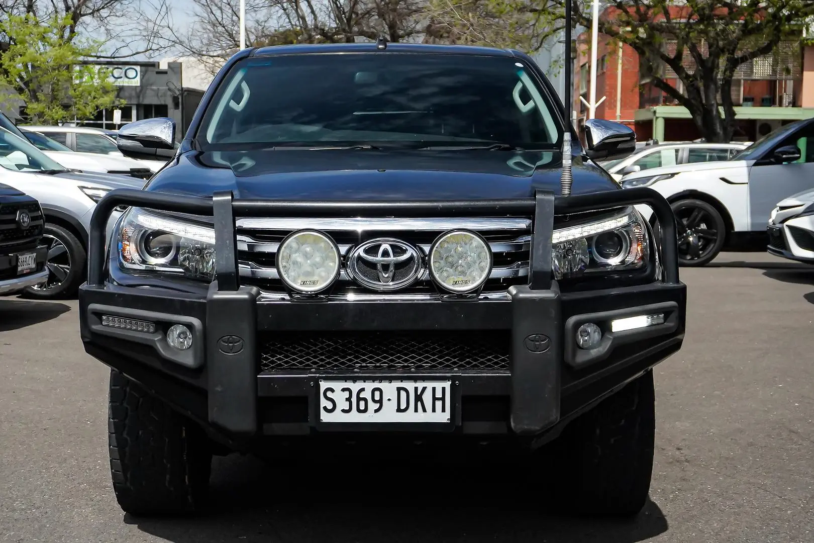 2016 Toyota Hilux Gallery Image 4