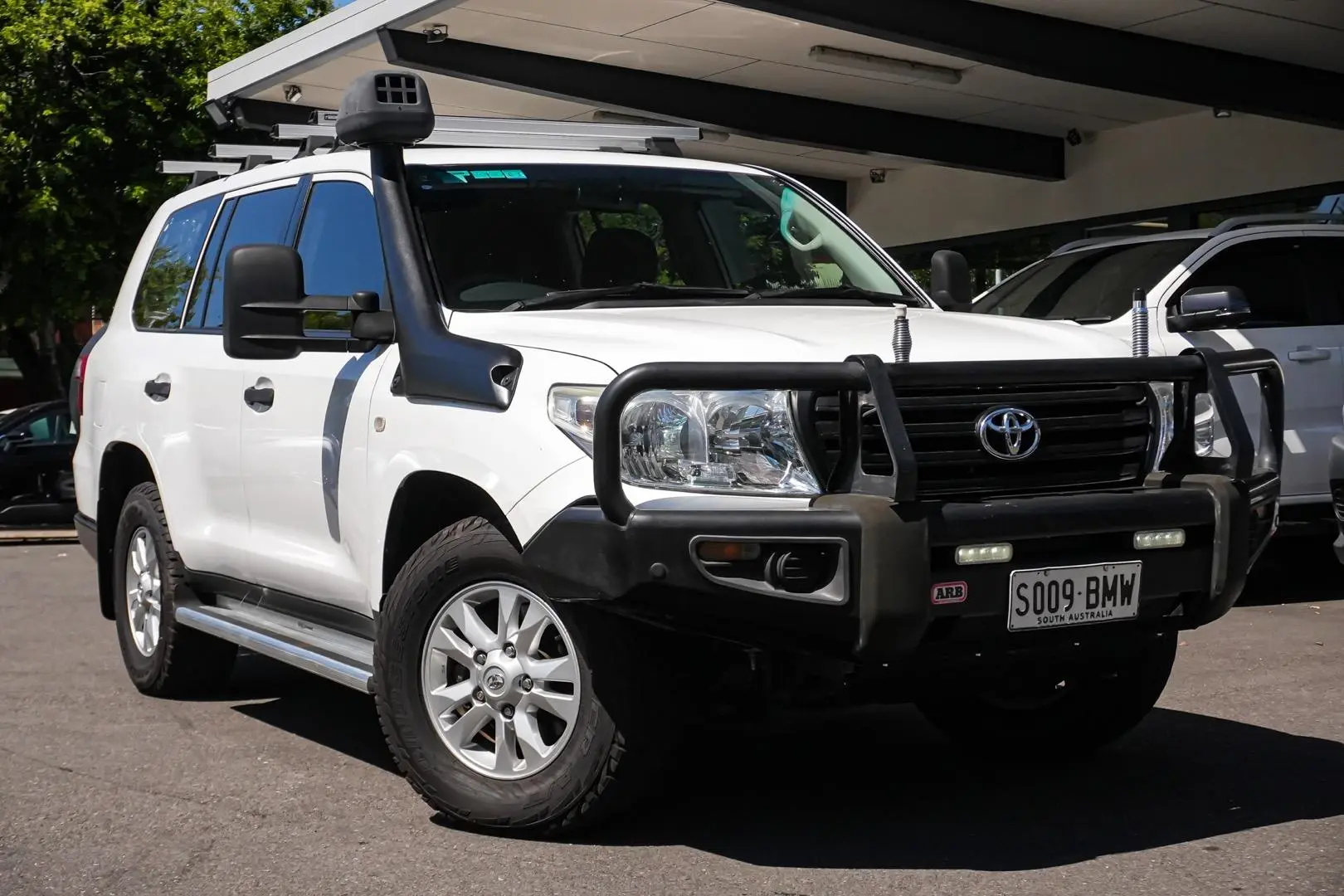 2012 Toyota Landcruiser Gallery Image 2