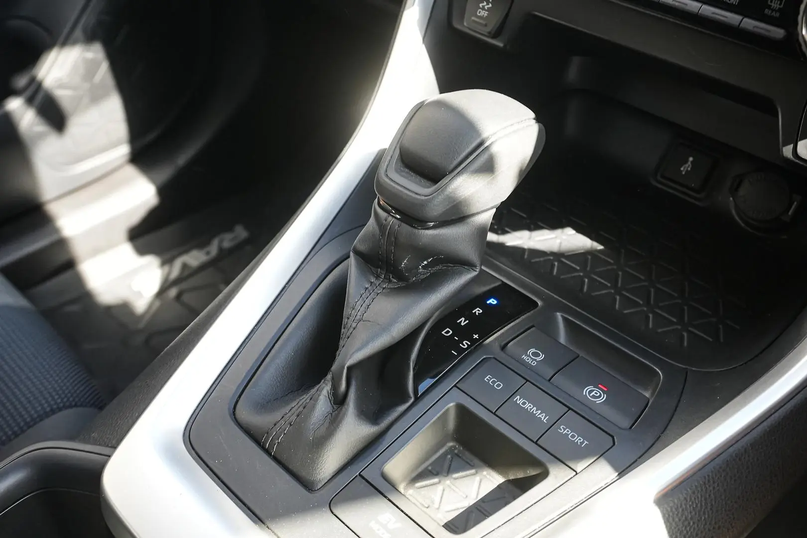 2022 Toyota RAV4 Gallery Image 19