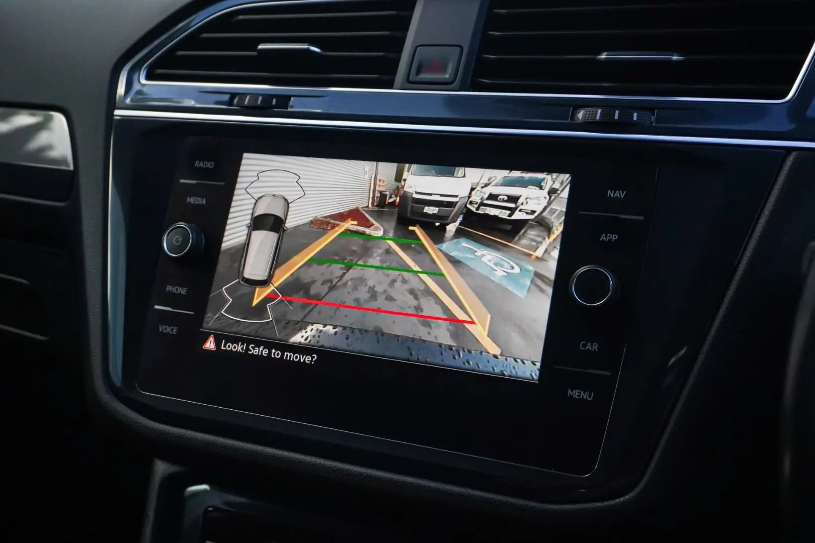 2022 Volkswagen Tiguan Gallery Image 24