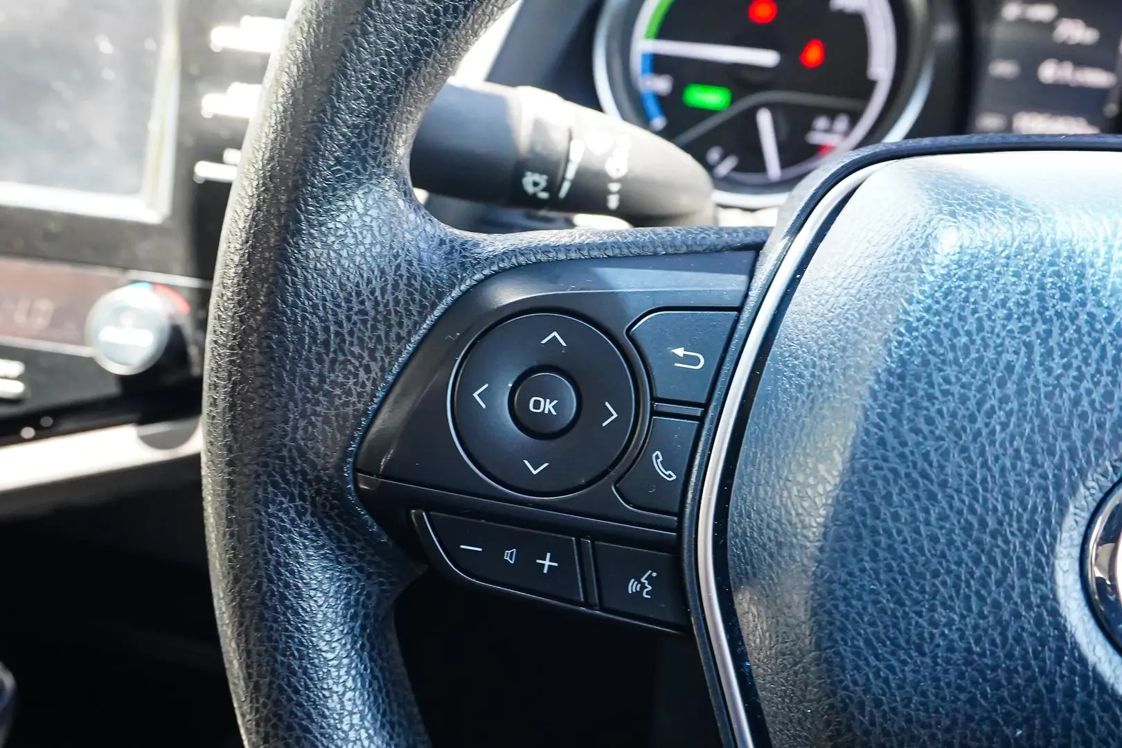 2019 Toyota Camry Gallery Image 17