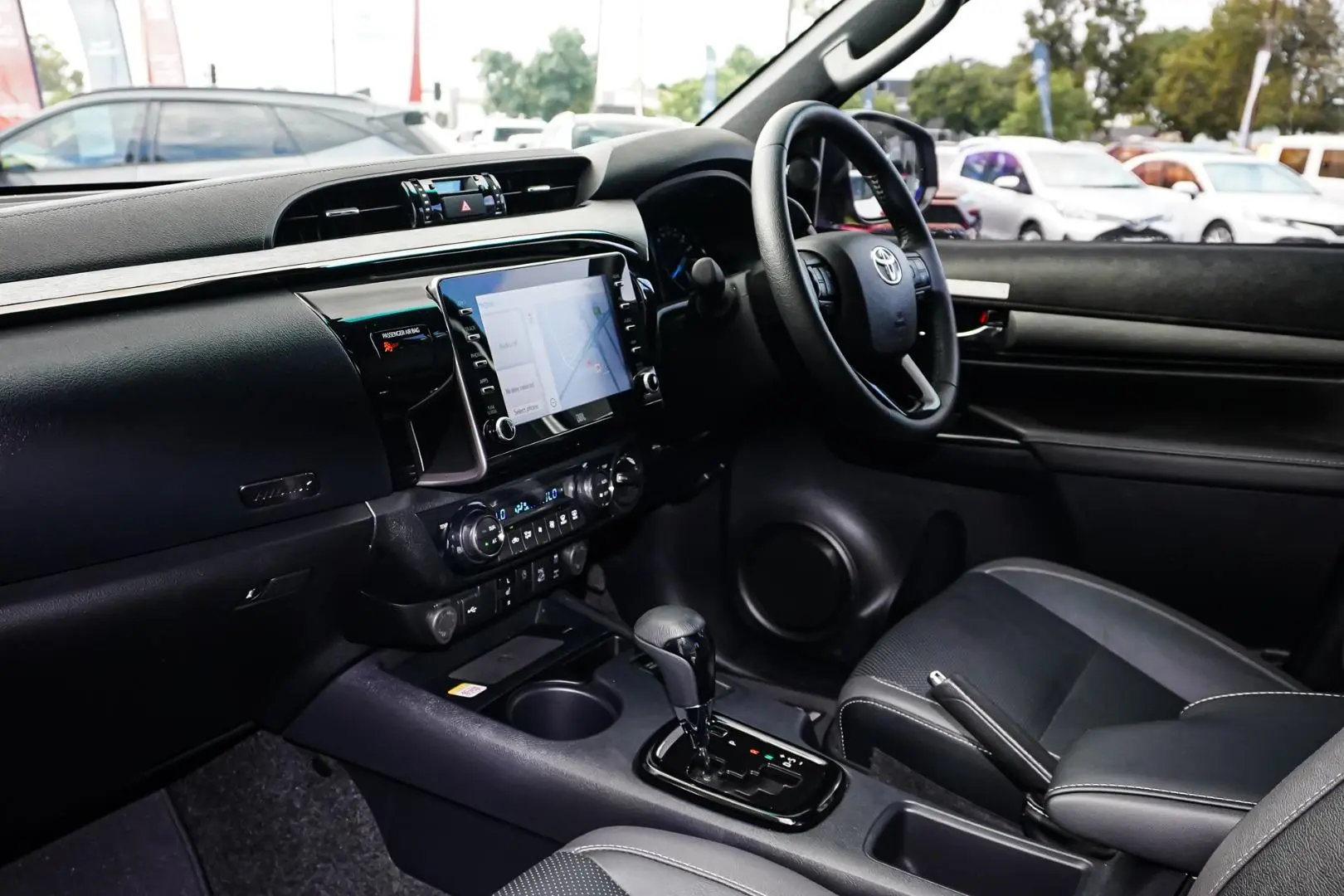 2024 Toyota Hilux Gallery Image 11