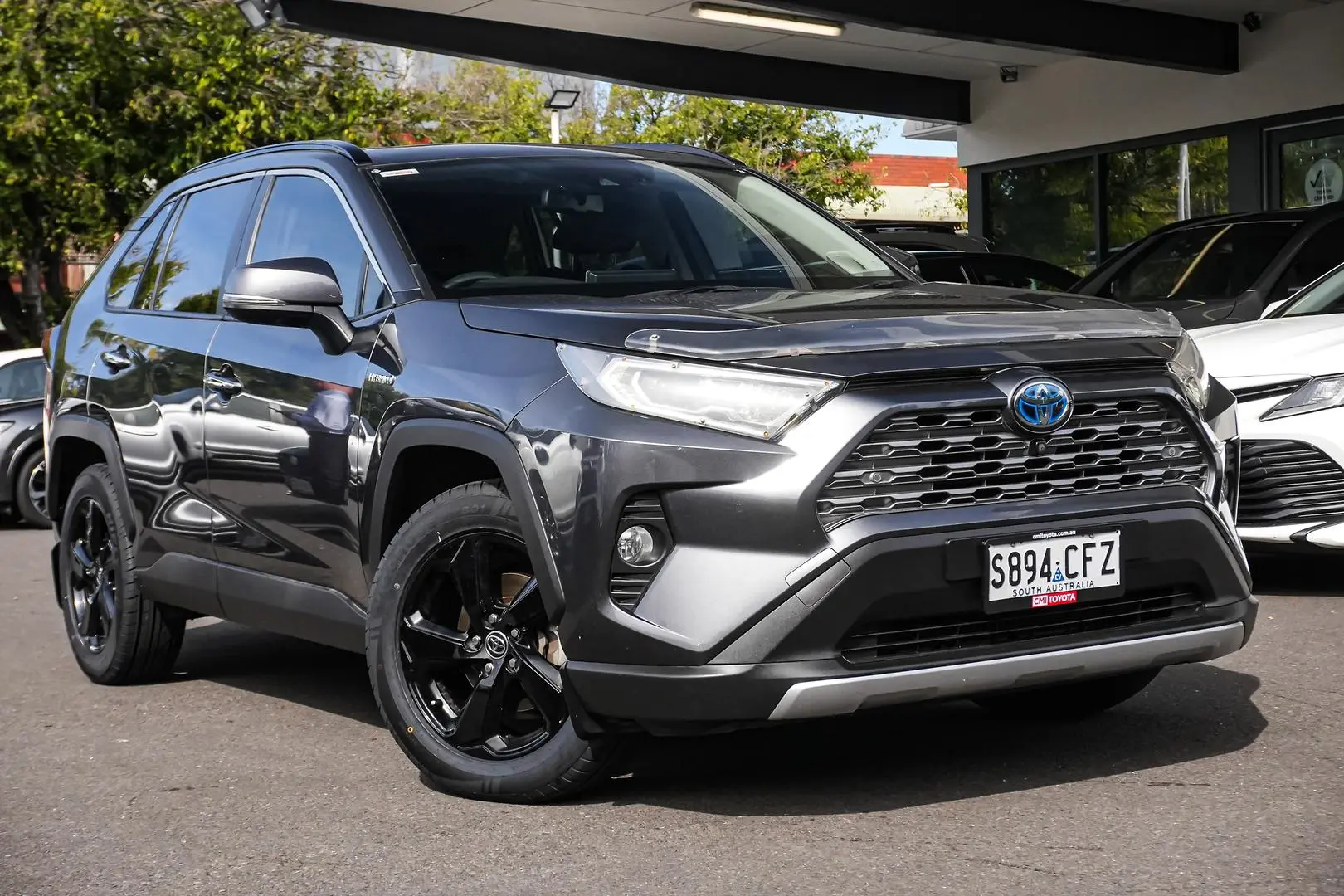 2020 Toyota RAV4 Gallery Image 2