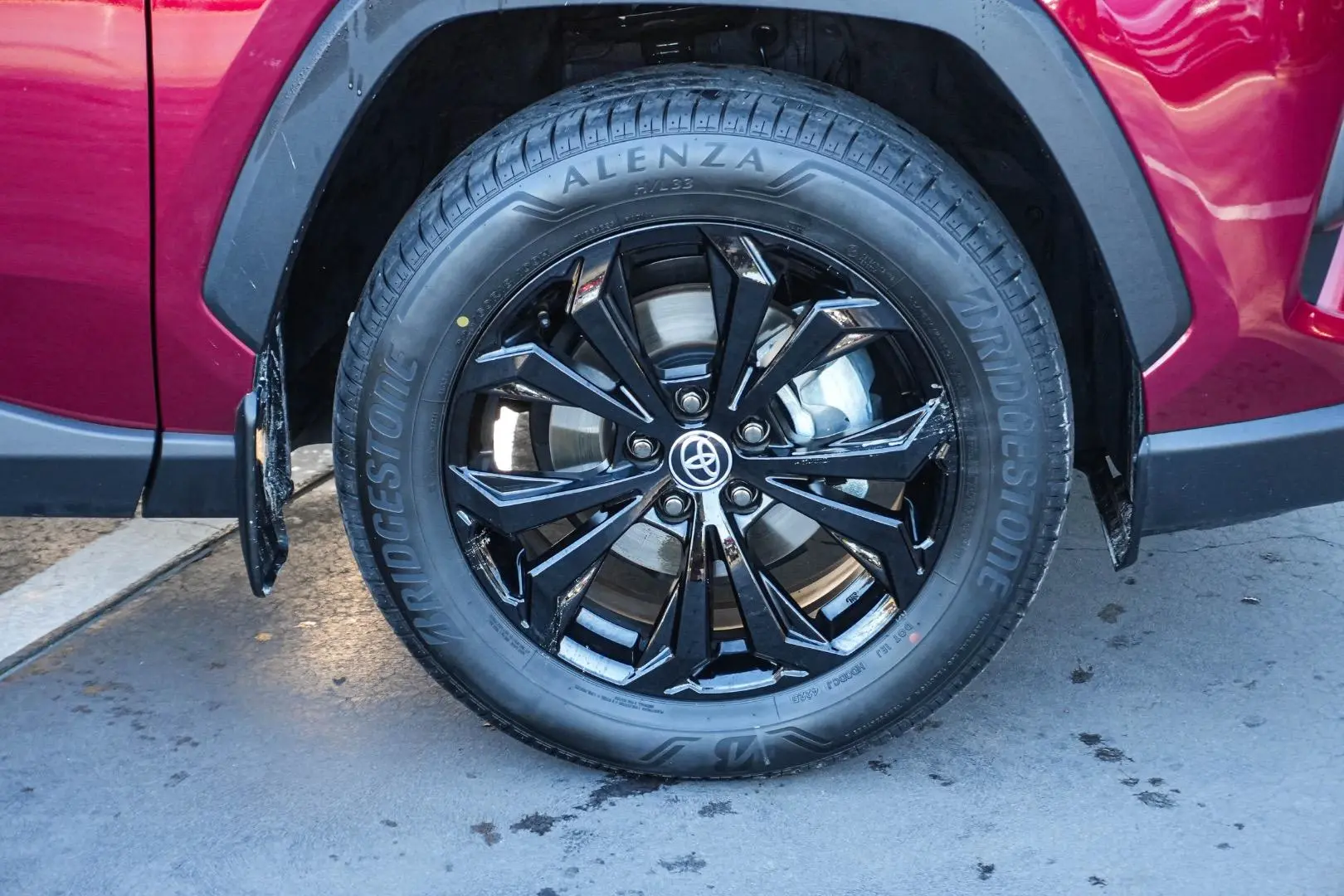 2025 Toyota RAV4 Gallery Image 13